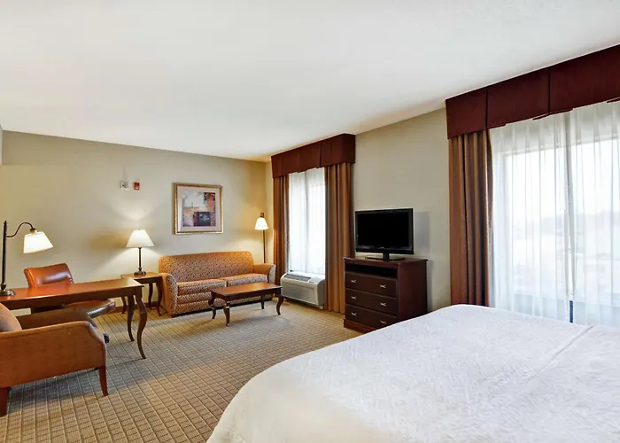 Hotel Hampton And At Grand Prairie 3*