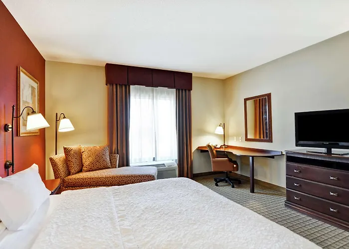 Hotel Hampton And At Grand Prairie 3*