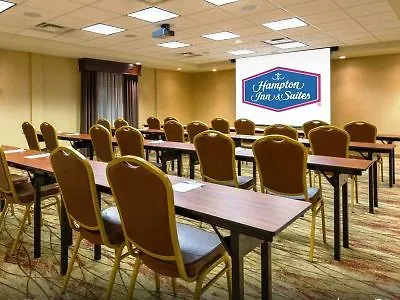 Hotel Hampton And At Grand Prairie 3*