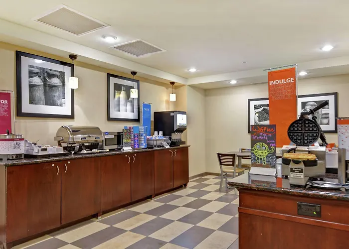 Hampton And At Grand Prairie Hotel Peoria