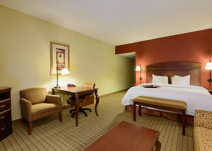 Hotel Hampton And At Grand Prairie 3*